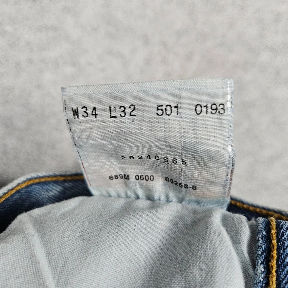 Vintage Levi's Mens 34x32 Blue Jeans 501 Straight Leg Button Fly Denim (06/2000)